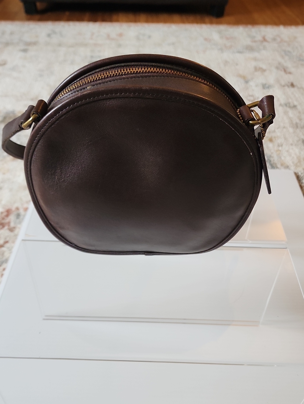 Coach Vintage Chester Canteen Bag. 1994.  K4C-9901. 9×7.5×2.5×22 Strap Drop